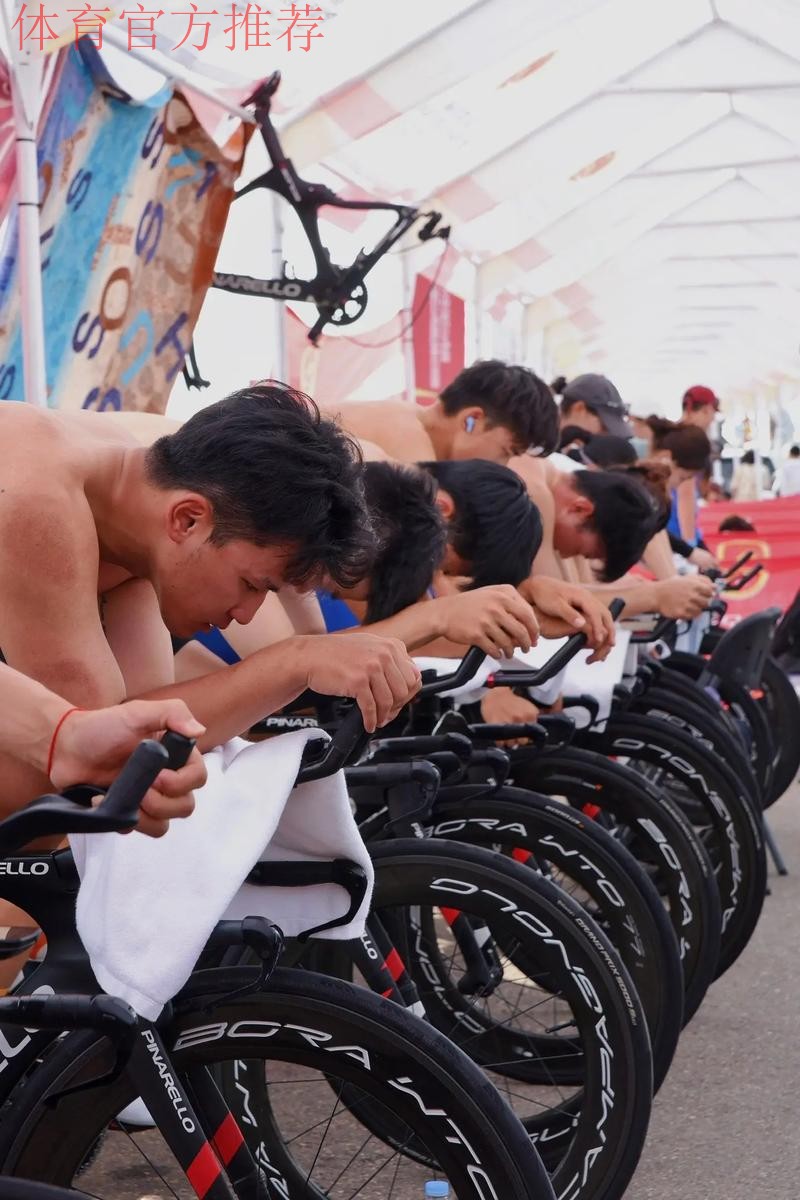 中国国家女子公路自行车队2026赛季阵容亮相